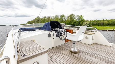 Яхта Privateer Trawler 50